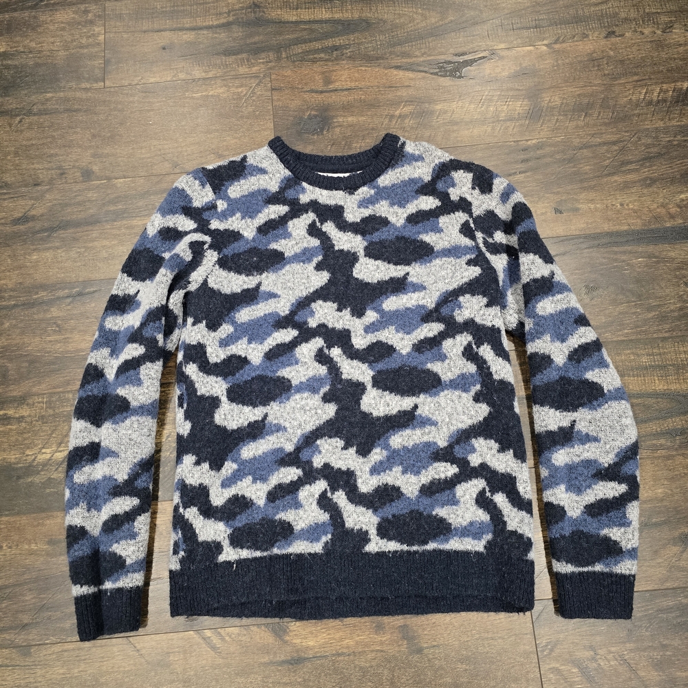 Solid Men's Camouflage Sweater - Black, Blue, and Gray